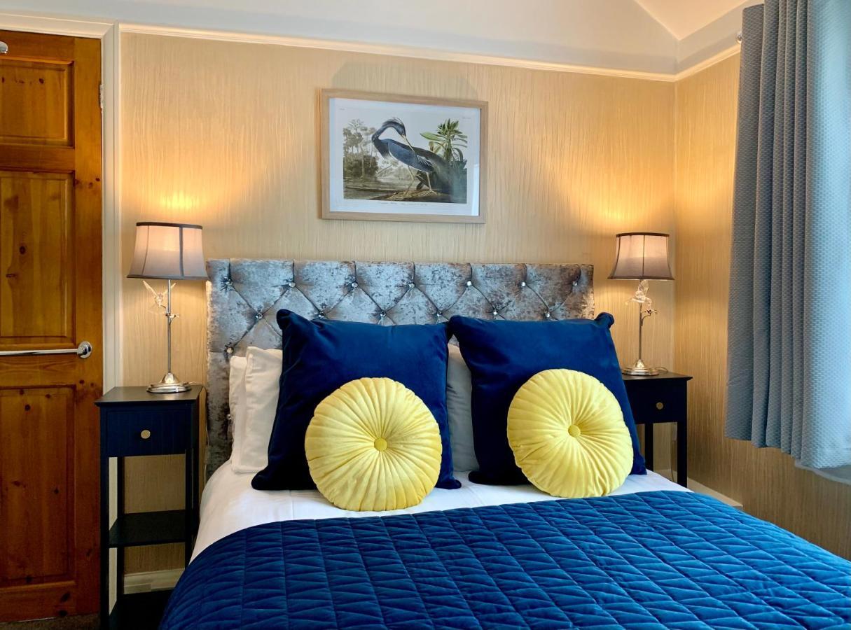 Sw Bed & Breakfast Суиндън Екстериор снимка